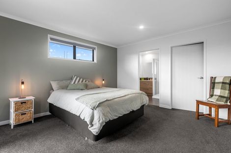 Photo of property in 8 Cowell Crescent, Pyes Pa, Tauranga, 3112