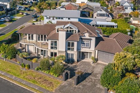 Photo of property in 2 Gordon Road, Mount Maunganui, 3116