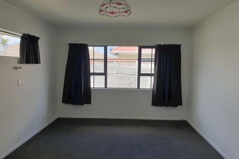Photo of property in 2/96 Cambridge Terrace, Waterloo, Lower Hutt, 5011