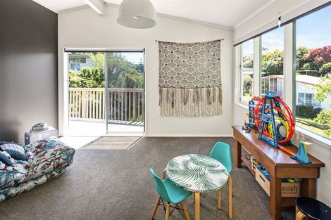 Photo of property in 1 Goddard Grove, Churton Park, Wellington, 6037