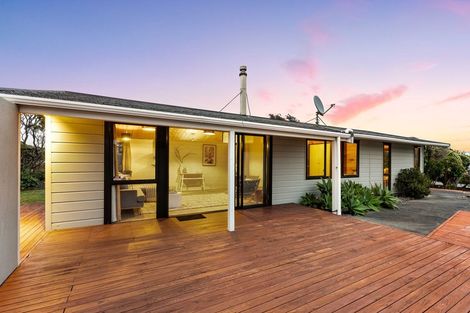 Photo of property in 10 Jane Street, Waikanae Beach, Waikanae, 5036