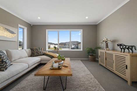Photo of property in 7 Te Tarata Grove, Glenbrook, 2681