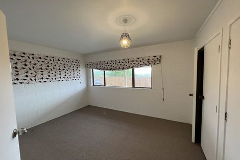 Photo of property in 2/16 Hollyhock Place, Browns Bay, Auckland, 0630