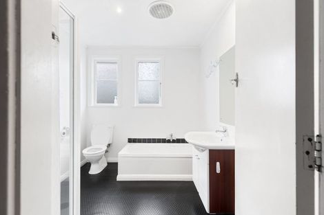 Photo of property in 16 Salisbury Avenue, Terrace End, Palmerston North, 4410