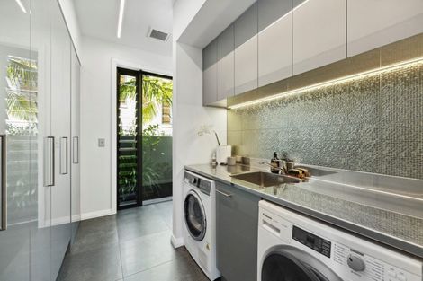 Photo of property in 349a Oceanbeach Road, Mount Maunganui, 3116