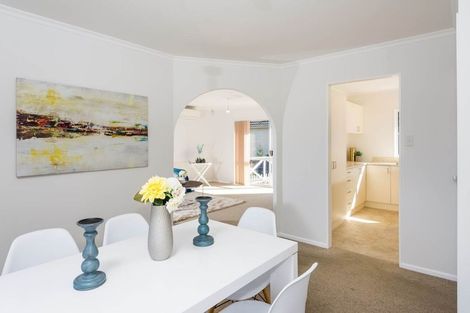 Photo of property in 1/71 Browns Bay Road, Browns Bay, Auckland, 0630