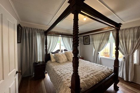 Photo of property in 8 Point Road, Mokau, 4376