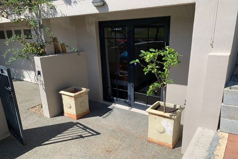 Photo of property in 3 Searidge Rise, West Harbour, Auckland, 0618