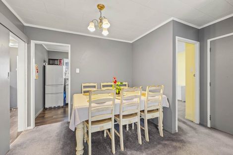 Photo of property in 2/39 Blacklock Avenue, Henderson, Auckland, 0612