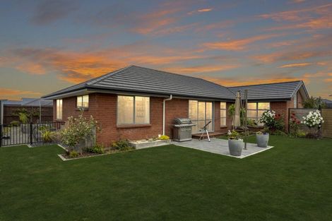 Photo of property in 25 Highgate Drive, Rangiora, 7400