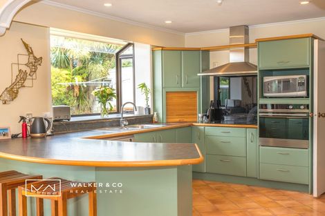 Photo of property in 6 Toledo Grove, Totara Park, Upper Hutt, 5018