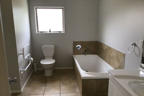 Photo of property in 3 Chippenham Grove, Churton Park, Wellington, 6037