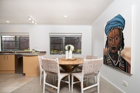 Photo of property in 32 Rush Creek Drive, Westgate, Auckland, 0614