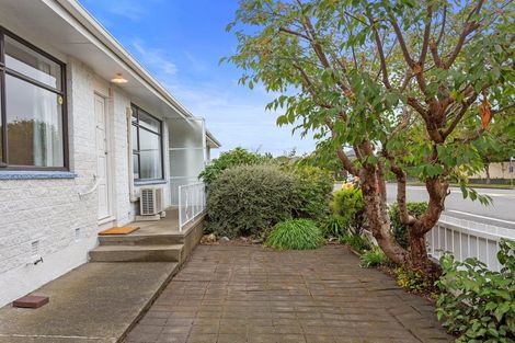 Photo of property in 2/108 Staveley Street, Avonhead, Christchurch, 8042