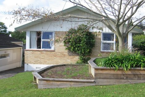 Photo of property in 8 Mayfair Crescent, Mairangi Bay, Auckland, 0630
