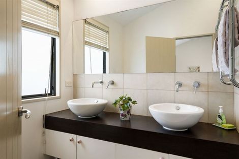 Photo of property in 3/44 Aberdeen Road, Campbells Bay, Auckland, 0620