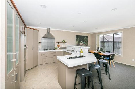 Photo of property in 20 Whitford Place, Rototuna North, Hamilton, 3210