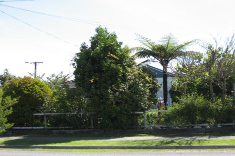 Photo of property in 20 Russell Street, Westport, 7825