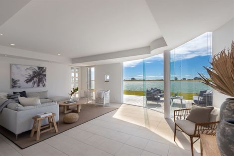 Photo of property in 135 Main Road, Redcliffs, Christchurch, 8081