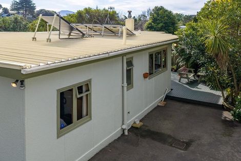 Photo of property in 5 Tennis Court Road, Raumati South, Paraparaumu, 5032