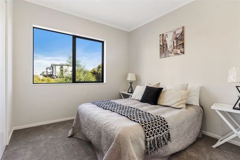 Photo of property in 1 Pae Lane, Flat Bush, Auckland, 2019