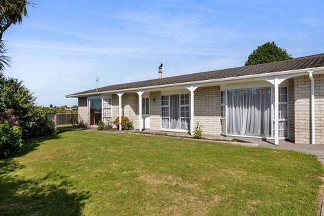 Photo of property in 34 Heta Road, Highlands Park, New Plymouth, 4312