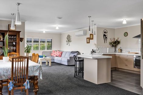 Photo of property in 5 Marlin Terrace, Bell Block, New Plymouth, 4312