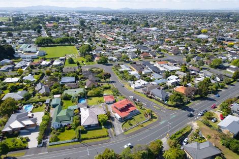 Photo of property in 42 Forest Lake Road, Forest Lake, Hamilton, 3200