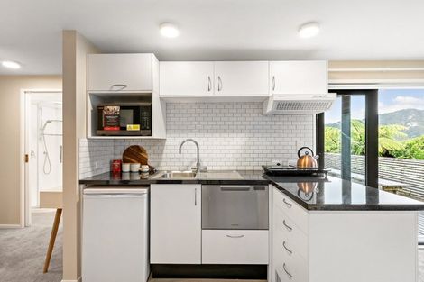 Photo of property in 25 Satara Crescent, Khandallah, Wellington, 6035