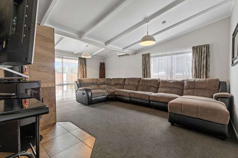 Photo of property in 24 Tawhara Place, Edgecumbe, 3120