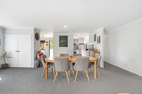 Photo of property in 6 Stonebridge Park Drive, Holdens Bay, Rotorua, 3010