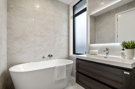 Photo of property in 14 Third Fairway Place, Albany, Auckland, 0632