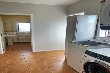 Photo of property in 5 Hattaway Avenue, Bucklands Beach, Auckland, 2012