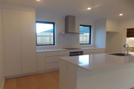 Photo of property in 18 Sardinia Grove, Fitzherbert, Palmerston North, 4410