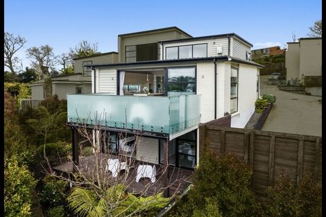 Photo of property in 27 Mahara Avenue, Birkenhead, Auckland, 0626