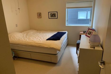 Photo of property in Montreaux Apartments, 1g/164 The Terrace, Wellington Central, Wellington, 6011