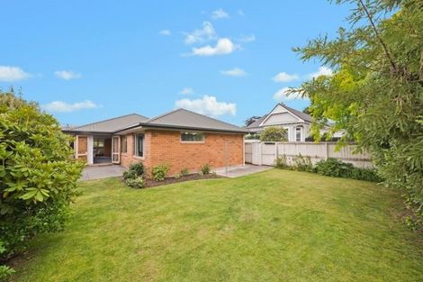 Photo of property in 115 Somerfield Street, Somerfield, Christchurch, 8024