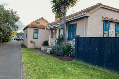 Photo of property in 65 Havelock Road, Havelock North, 4130