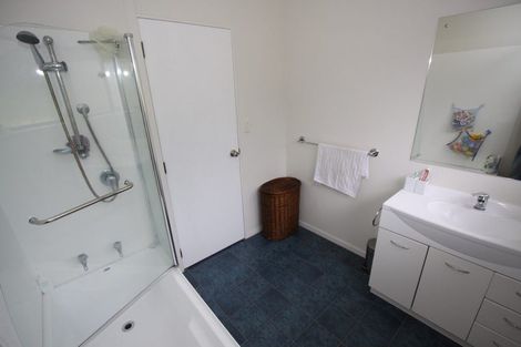 Photo of property in 15 Rice Crescent, Newlands, Wellington, 6037