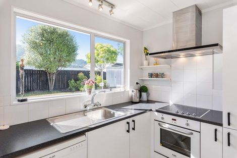 Photo of property in 3a Arthur Grove, Waikanae, 5036