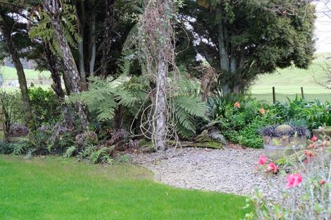 Photo of property in 147 Koputaroa Road, Levin, 5575