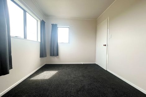 Photo of property in 2/16 Ebony Place, Massey, Auckland, 0614