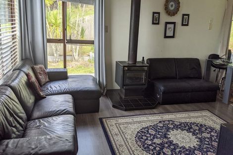 Photo of property in 2/74 Ayton Drive, Totara Vale, Auckland, 0629