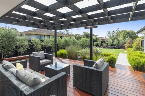 Photo of property in 17 Chipping Lane, Redwood, Christchurch, 8051