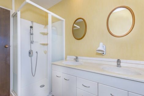 Photo of property in 2/10 Karen Lane, Beckenham, Christchurch, 8023