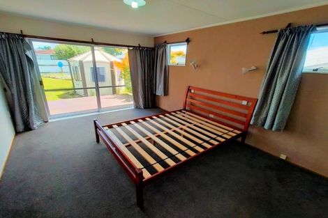 Photo of property in 24 Apollo Parade, Milson, Palmerston North, 4414