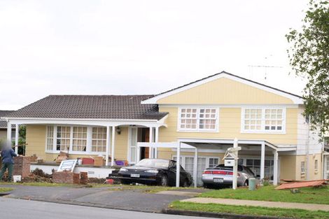 Photo of property in 23 Bert Wilson Place, Cockle Bay, Auckland, 2014