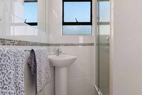 Photo of property in 21 Victory Street, Welcome Bay, Tauranga, 3112