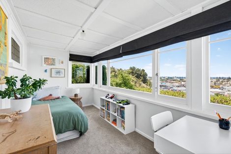 Photo of property in 12 Guys Hill Road, Hospital Hill, Napier, 4110