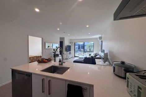 Photo of property in 6 Juniper Drive, Rosehill, Papakura, 2113